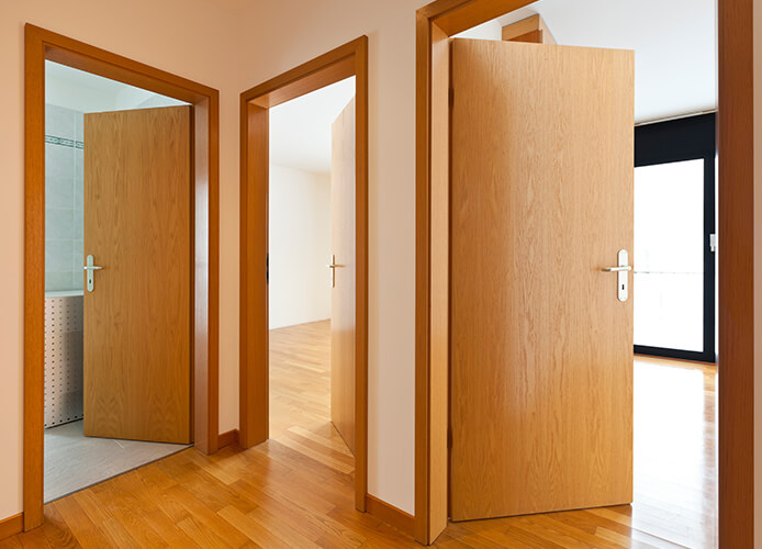 より良い、木に係わる各種製品及び、 業務用塗料を提供し、 お客様に選ばれ続ける会社を目指します。